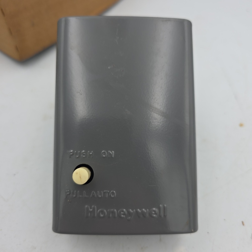 Honeywell Fan and Limit Controller L4064D10025